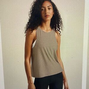 Beyond Yoga tank size M